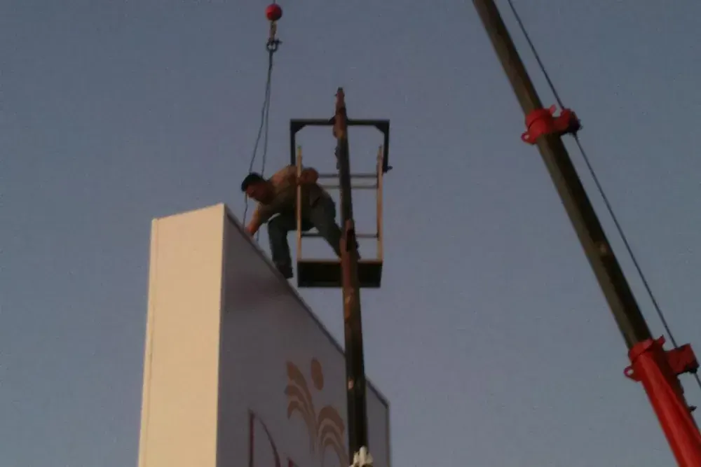 Multi-tenant pylon signs in Austin, TX